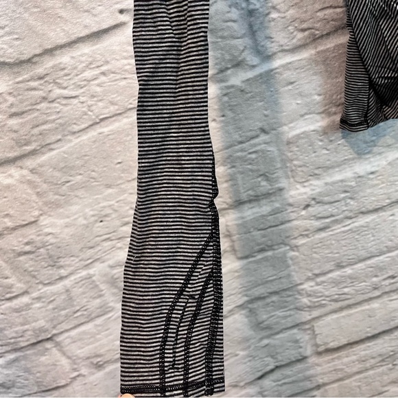 Lululemon Size 4 Radiant Long Sleeve Tonka Stripe Black Heathered Medium Grey - Picture 8 of 16